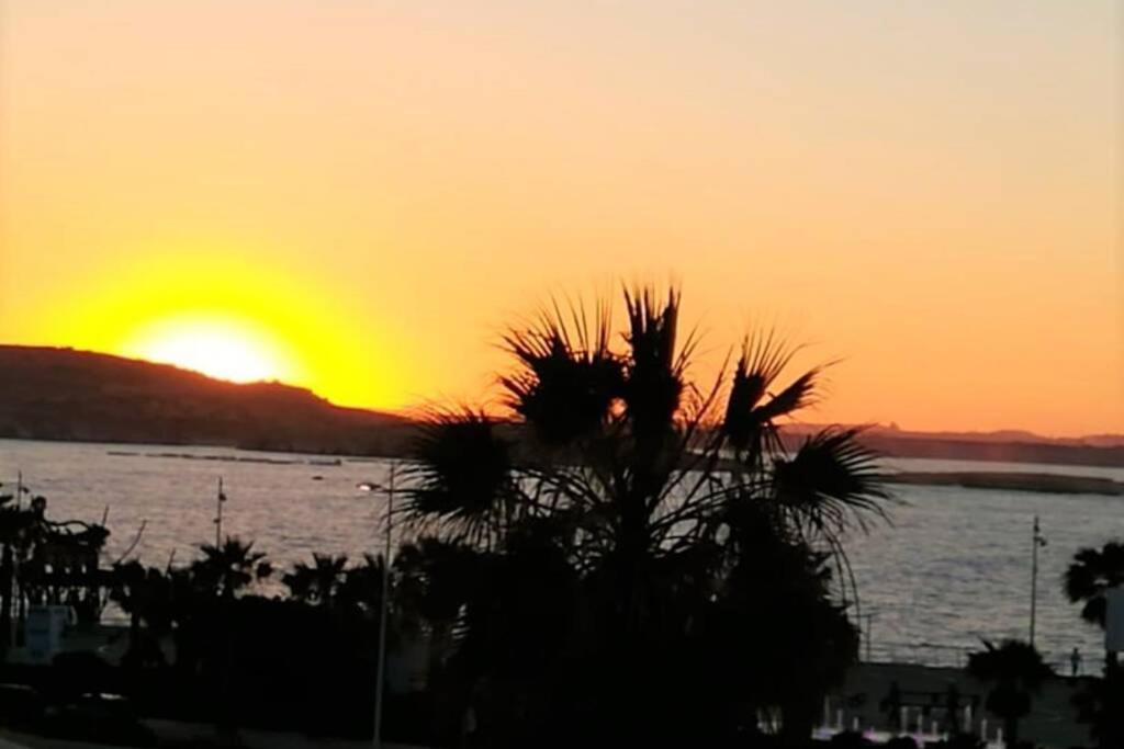 Sunshine Holiday Apartment 5 With Spectacular Seaviews St. Paul's Bay Buitenkant foto